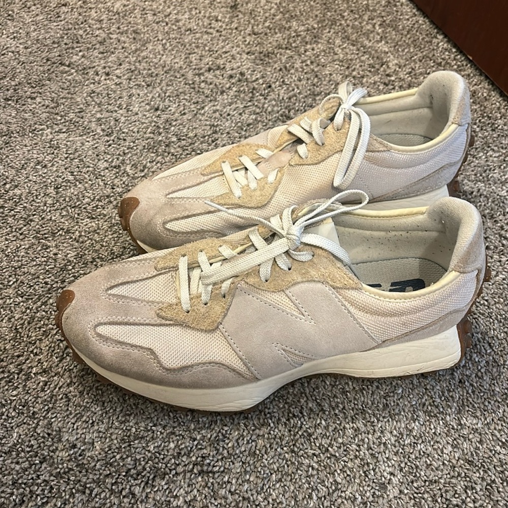 New Balance 327